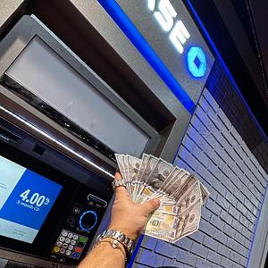 GETTING MY BAG (feat. DSCMAJOR)