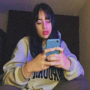 A veces, yo (feat. Olydreamboy)