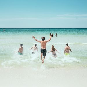 《夏日海岸》