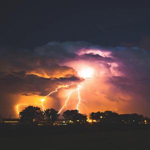 Storm (feat. Dinero Carter)