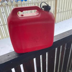 Vi blandar groggen med bensin