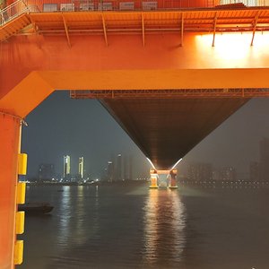 只是少了你挥手