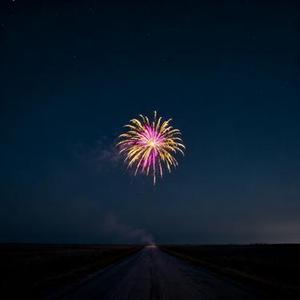 窗上月色未天亮