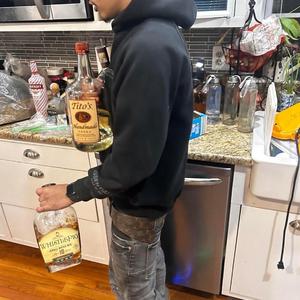 Bills (feat. Kortala)