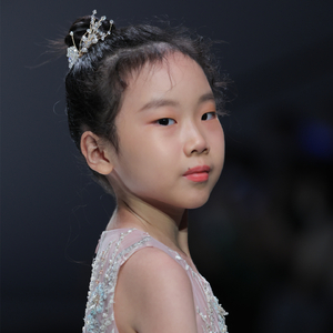 赋得古原草送别