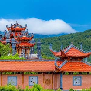 Về Nhà Lớn Ba Vàng