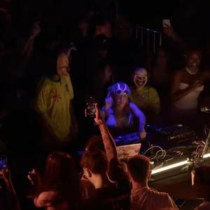 FIU FIU DAS NOVINHAS NO ROCK DOIDO (feat. MC ZKW & MC BIBI DRAK)