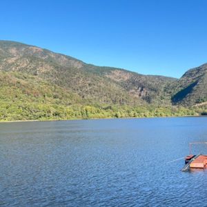 晨雾与红柱_梦之小鱼