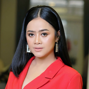 Srolanh Monos Maneak Kmean Komhos