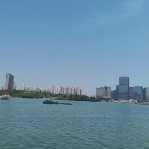 荒无人烟