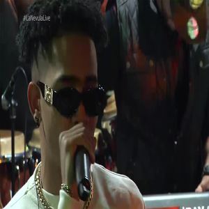 Ellos Tan Loco (En Vivo)