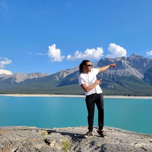 Under You (feat. Glarys)