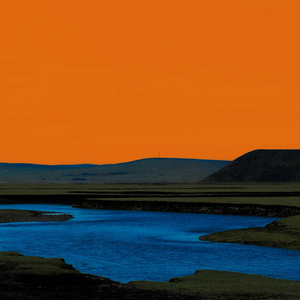 悲伤中寻乐.wav 伴奏