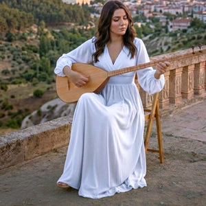 Kalenin Dibinde Bir Taş Olaydım