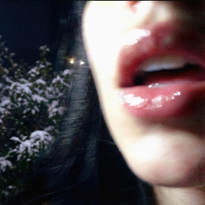 Губы пухлые