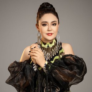 JIGDA GULLIGANDA（翻自 Arzigul-Mamat）