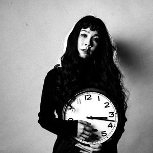 一雙全新的鞋子