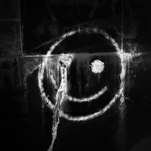 In the wallless room,