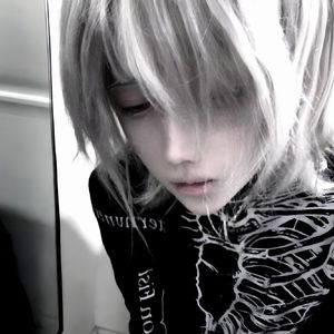 我想要和你一起逃离这个残酷的世界