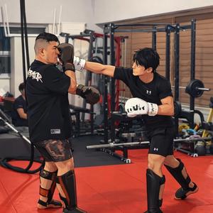 눈물대신 땀으로 말해