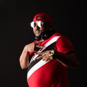 Los Dominicanos (feat. Omar Chilena)