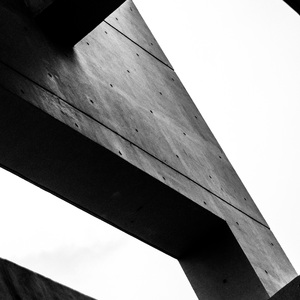 你深知我的难过是在遗憾里 伴奏