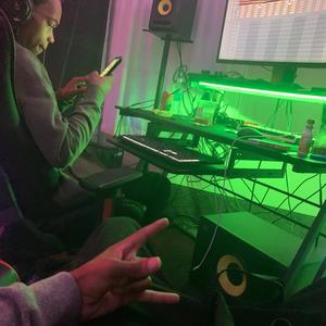 2 Man Army (feat. Jmxri)