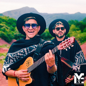 No Puedo Fingirlo / Mentiras