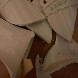 Im broken (feat. Ben Aasgaard Johnsen)