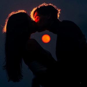 谁（在你眼中我是谁）（说晚安wy. remix）