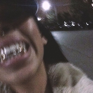 how do u tell a girl u really like her eyes