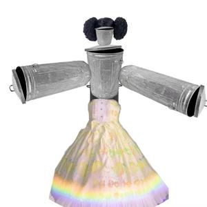 淡黄的长裙 蓬松的头发