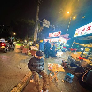 三角恋中的挣扎