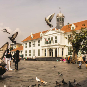 DI KOTA TUA