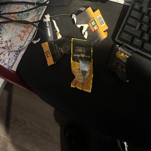 TALK TO ME IF U DONT FEEL OK, IK HOW IT FEELS TO BE ALONE