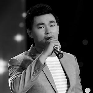 Em Đẹp Như Con Công