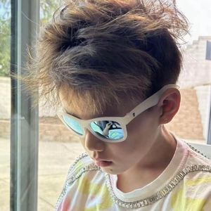 雨天的共享雨伞