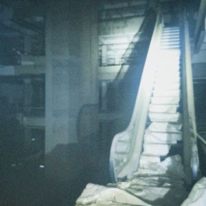 最終我們淪為彼此的真空…