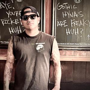 Gothic Hynas (feat. Chuck 1312)