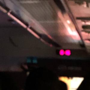 月台（翻自 刘思鉴）