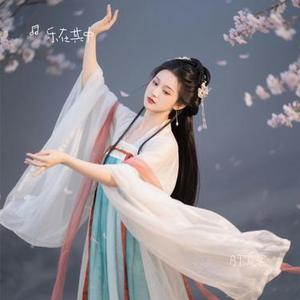 月下霓裳