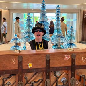 Piano Man on the Icon of the Seas