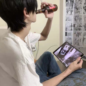 他一定比我成熟