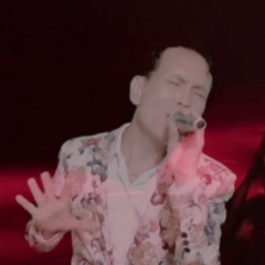 相信她, 关心她