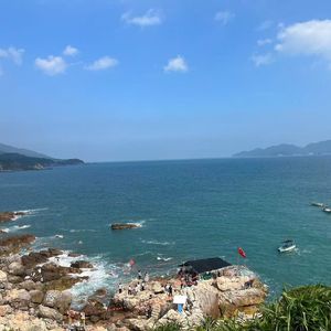 雨中惆怅的钢琴之音