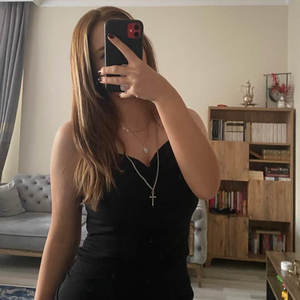 Beni Hatırla Hastanenin önünde