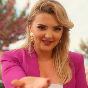 Hai Sa Zburam in Doi