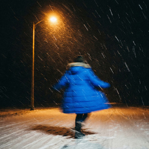 Снежный город пламенеет