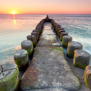 篝火噼啪与海浪频率 (八音盒)