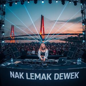 NAK LEMAK DEWEK